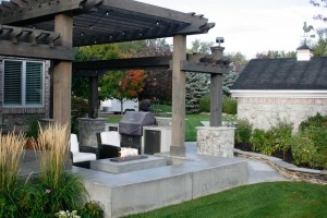 Concrete seat wall around fire feature